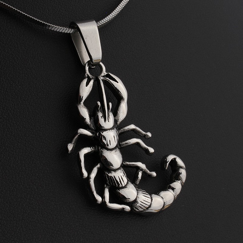 Přívěsek škorpión z chirurgické oceli S624080